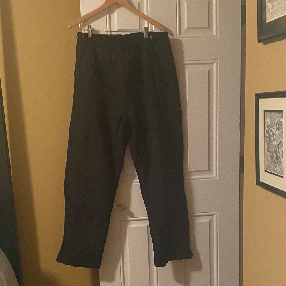 L.L. Bean Men's light weight ski pants in black